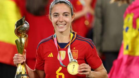  Aitana Bonmati of Spain celebrates with the trophy during the FIFA Women's World Cup in 2023