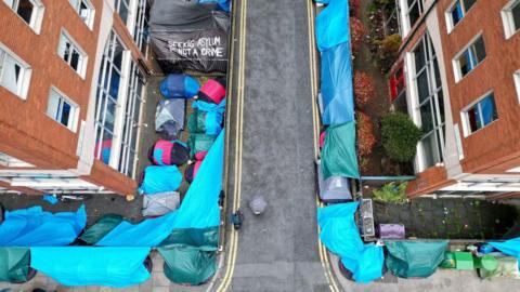 The encampment was set outside the International Protection Office in Dublin