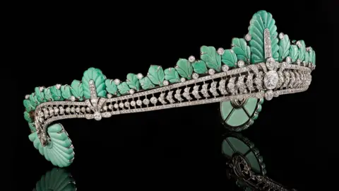 Bonhams The diamond and turquoise tiara from the side showing its floral patterns and diamonds.