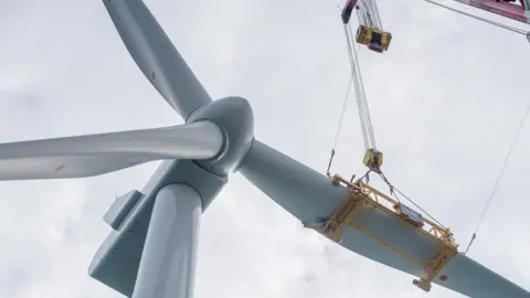 Rampion Offshore Wind The turbines are 140m high, with each blade 55m long