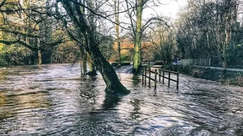 Charlie Irvine Flooding on Kelvin Walkway