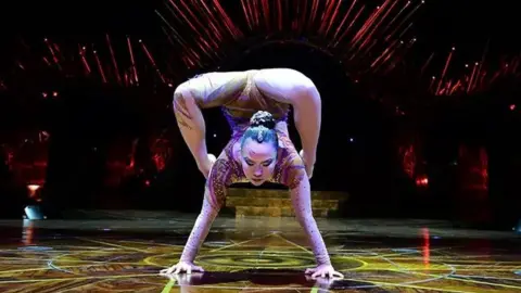 Dizzying world record for Berkshire Cirque du Soleil star