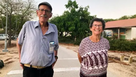 Daniel Lifshitz Oded Lifshitz and his wife Yocheved