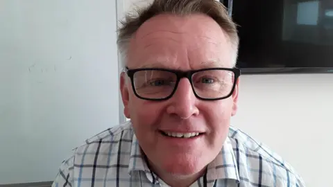 Lee Batstone Lee Batstone