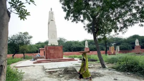 Getty Images Statue of George V in Coronation Park, Delhi