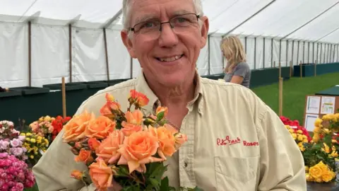 Jill Bennett/BBC Ian Limmer,Peter Beales Roses