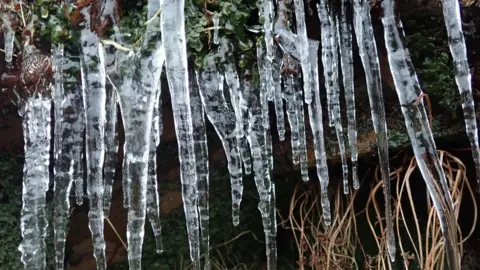 Paulthomas | Weather Watchers Icicles