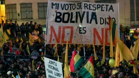 EPA Anti-Morales protesters rally in La Paz. Photo: 10 October 2017