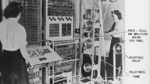 Honouring Cambridge's secret female Bletchley Park codebreakers - BBC News