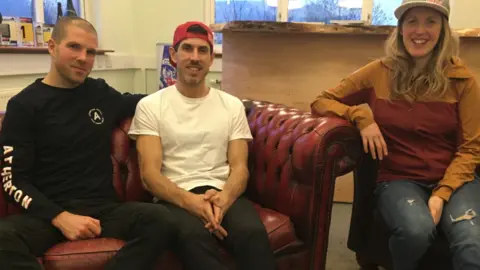 BBC Rachel Atherton and older brothers Dan and Gee