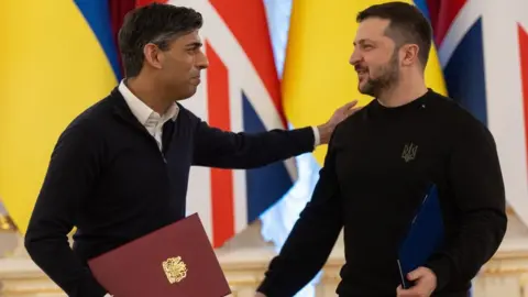 No 10 Downing Street Rishi Sunak and Volodymyr Zelensky at the Presidential Palace in Kyiv