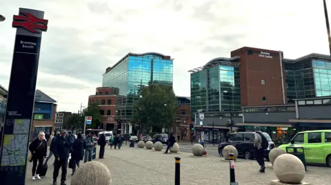 Bromley town centre street shot