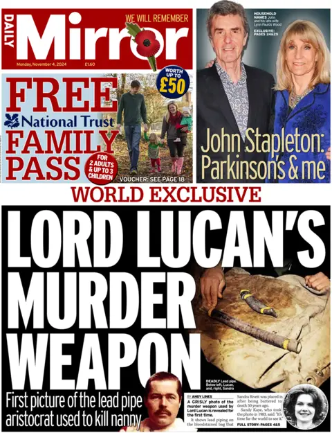 A primeira página do Daily Mirror. A manchete diz: “Arma do crime de Lord Lucan”. Há uma foto de um tubo de chumbo de duas peças e um saco ensanguentado. 