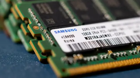 Samsung high-capacity DDR5 DRAM modules arranged in Seoul.