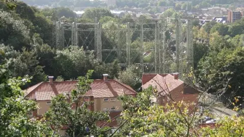 Adrian S Pye/Geograph Gas holder on Gas Hill, Norwich
