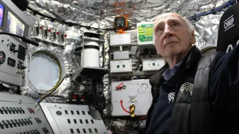 Cameron Balloons Don Cameron high-altitude balloon capsule