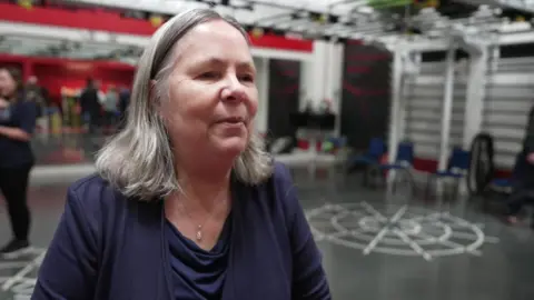 Dawid Wojtowicz/BBC Dr Lucy Annett