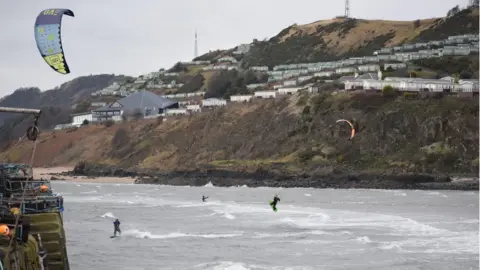 Neill Cooper Pettycur Bay