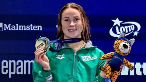Ellen Walshe with her gold medal