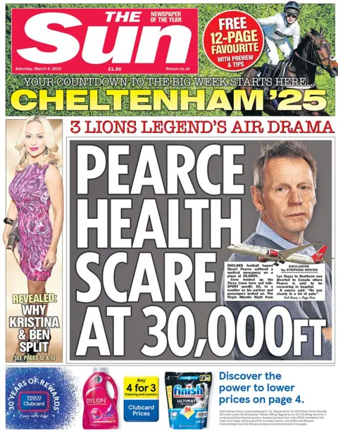 The Sun's Headline berbunyi: Pearce Health Scare pada 30.000 kaki