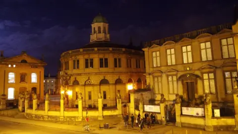 Cosima Gillhammer Oxford University's Museum of the History of Science in the evening