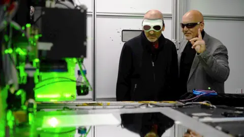 BBC Roger Harrabin with Barak Yekutiely and the "de-printer"