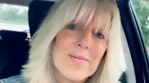 Lisa Everett Lisa Everett