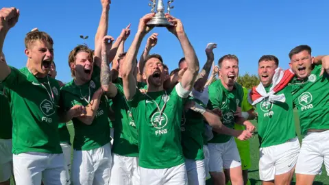 Guernsey lift the Muratti Vase