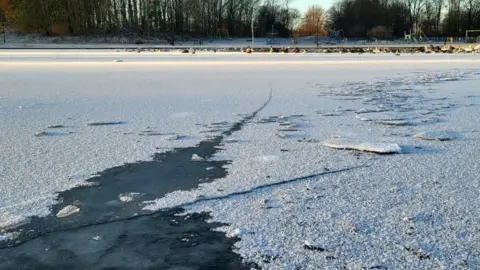 Frost and ice covering Killingworth Lake