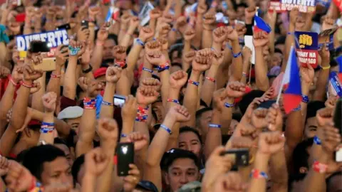 Reuters Duterte supporters at a rally in Manila, Philippines (7 May 2016)