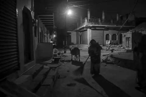 Amanganj Sanitation Workers in Panna at night