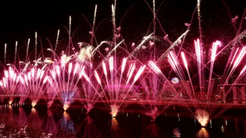 GLASGOW, SCOTLAND - AUGUST 02: A fireworks display takes place on the River Clyde during the Closing Ceremony on day ten of the Glasgow 2026 Commonwealth Games at The Hydro on August 02, 2026 in Glasgow, Scotland. (Photo by James Fearn/Getty Images)