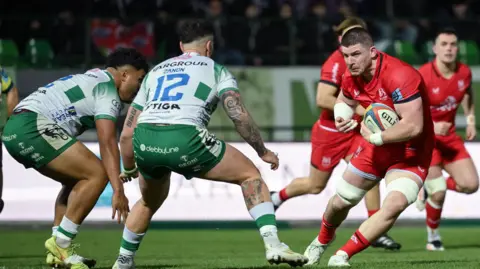 Nick Timoney carries the ball