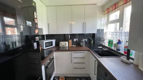 Jamie Niblock/BBC Anita's kitchen