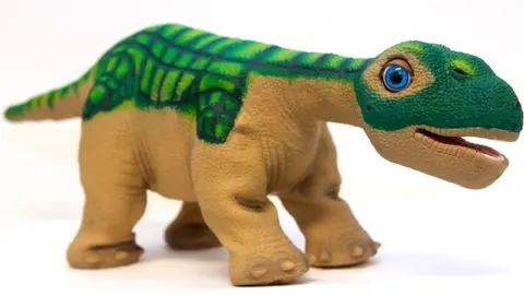 Innvo Labs Pleo, robotic dinosaur