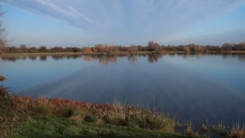 Geograph/Hugh Venables Swavesey Lake