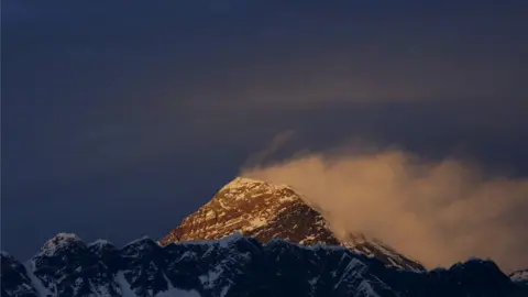 Reuters Mount Everest