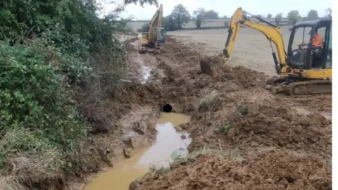 Mendip District Council/ Somerset Rivers Authority Field drain near Rode