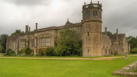 Geograph Lacock Abbey