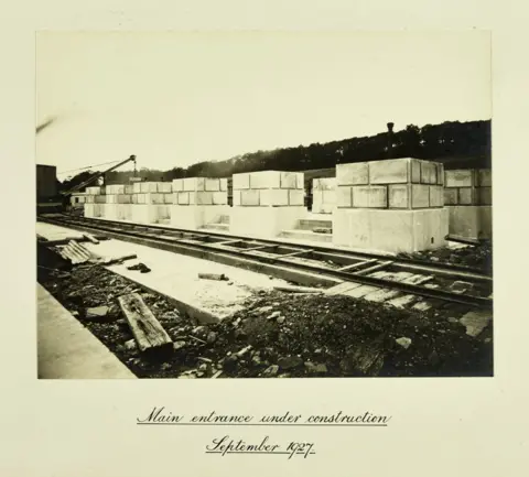 PRONI Black and white photo of the parliament building at Stormont under construction