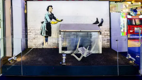 Showpiece Banksy mural in situ