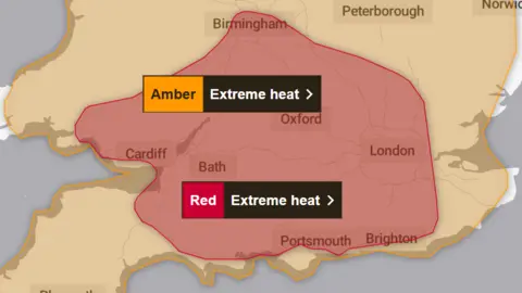 Met Office A map showing where there is an amber heat alert and where there is a red heat alert in England and Wales.