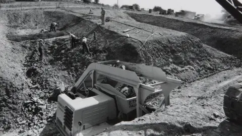 Tamar Crossings Bridge construction 1959