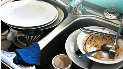 Getty Images washing up in sink