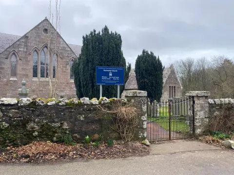 Dunnottar cemetery