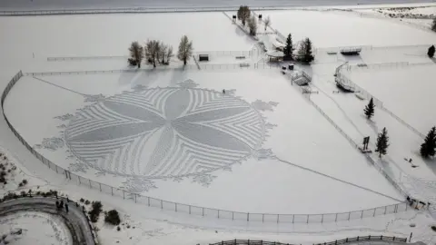 Town of Silverthorne   Simon Beck snow drawing