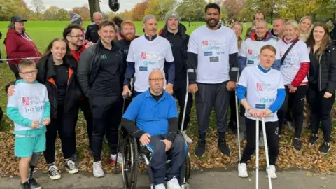 Kaytie Houldridge Walkers line up for the start