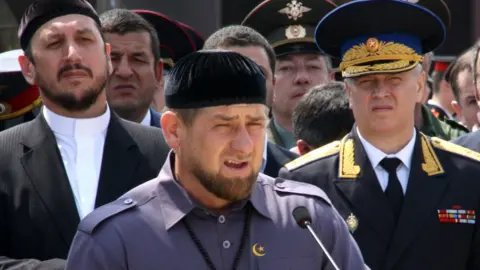 AFP Ramzan Kadyrov (C)