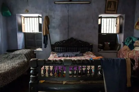 Mansi Thapliyal Navaruna's room