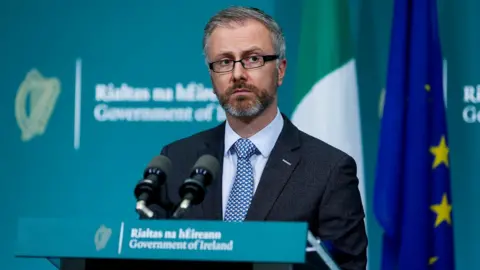 Maxwells/PA Wire Roderic O"Gorman